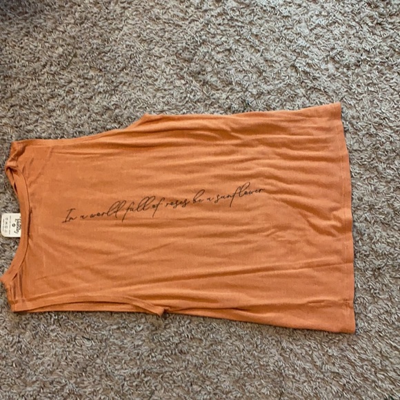 Top - Picture 2 of 2